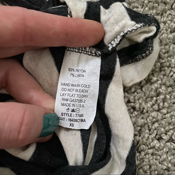 Zumiez Funky Story Charcoal Grey and Cream Stripe Tank Top with Front Zip Pocket - Picture 3 of 7